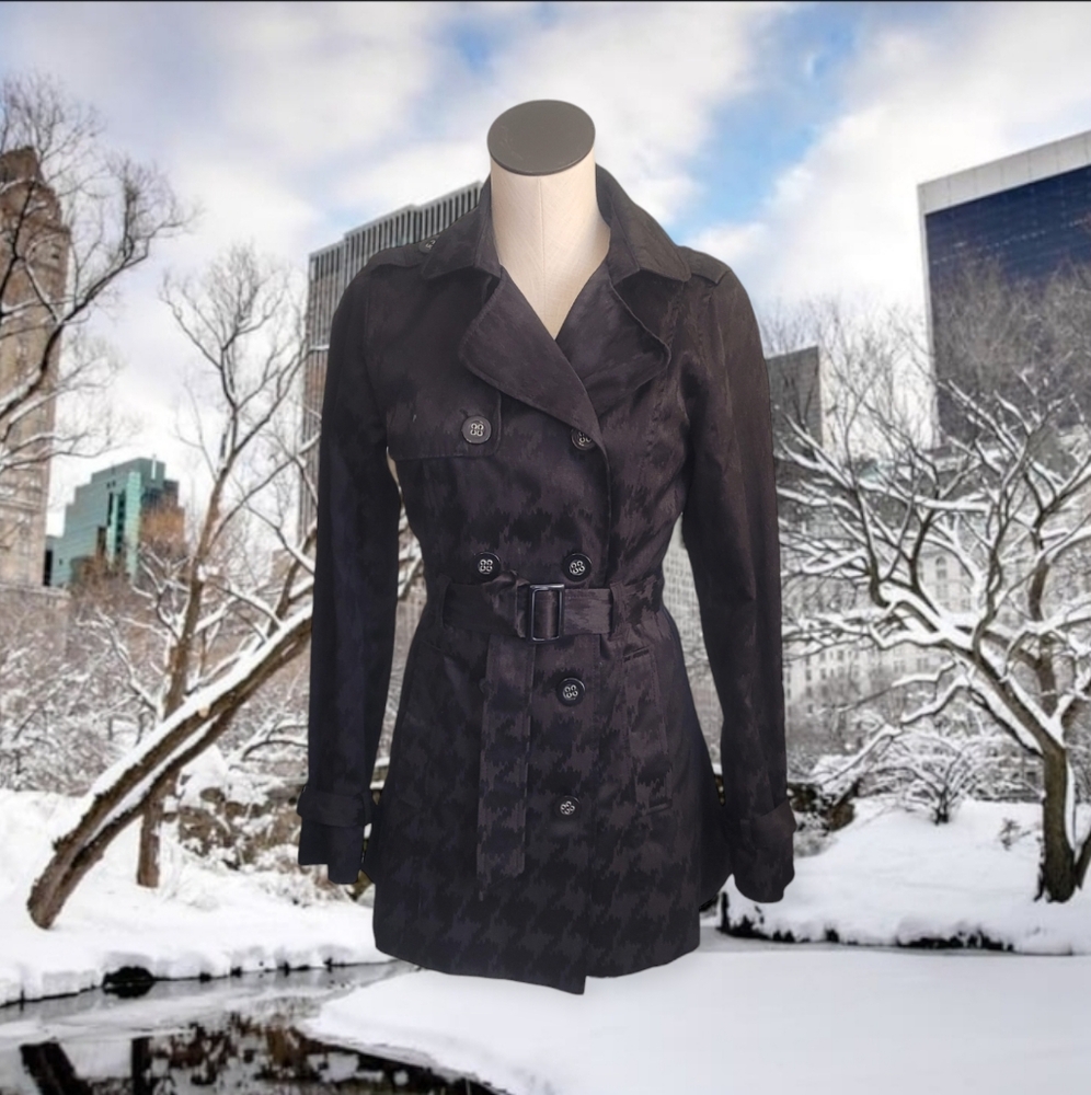 Black Jacket With Embossed Pattern - image 1